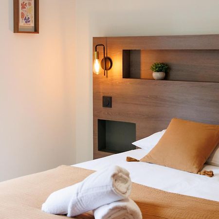 Appart'Hotel Le Corot - Acces Autonome - Saint-Junien Centre Exterior photo